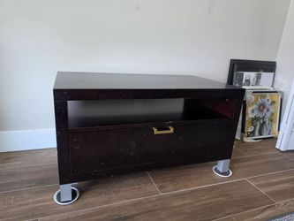 Free table/tv stand/dresser furniture peice