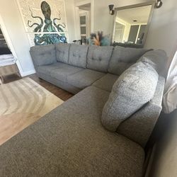 Sectional W/ Pull Out Bed 