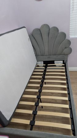 Twin bed