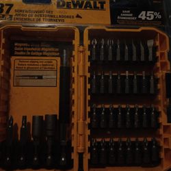 DeWalt 37 PCs Drill Screwing driving Set