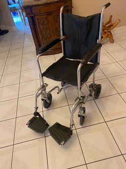Folding Transport Wheelchair with Footrests