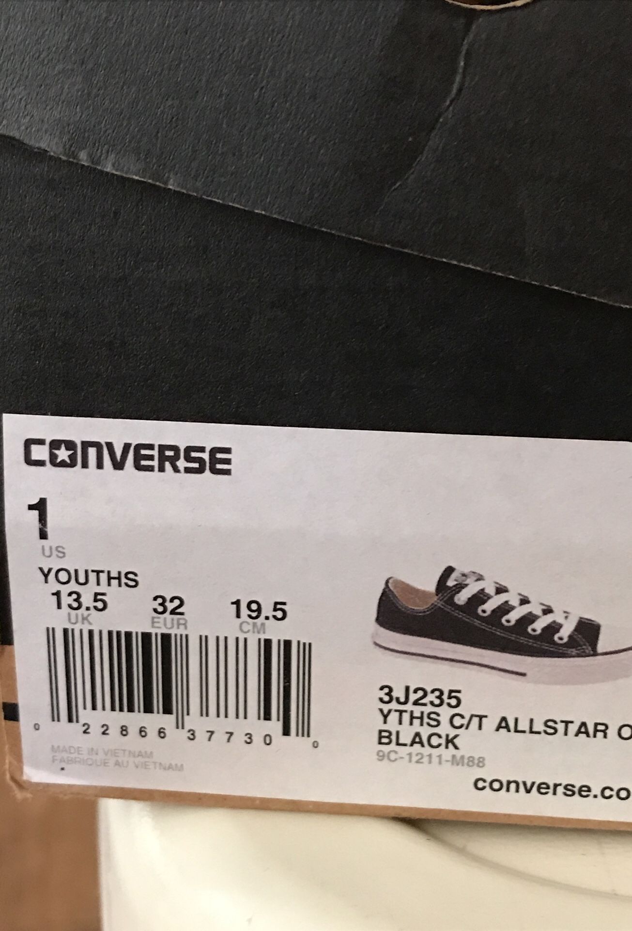 Tenis size 1