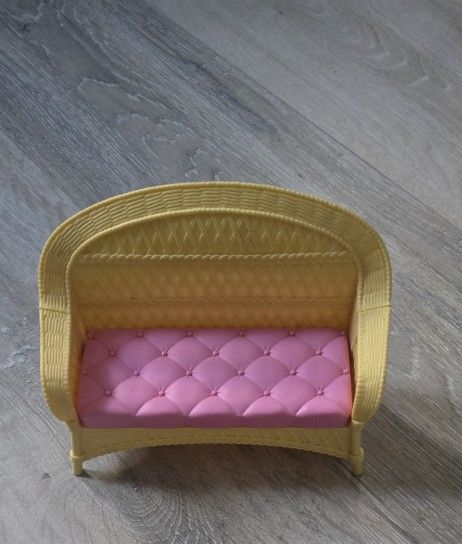 Vintage Barbie 1998 Mattel Patio Couch