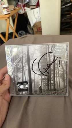 (SIGNED) Taylor Swift Folklore CD
