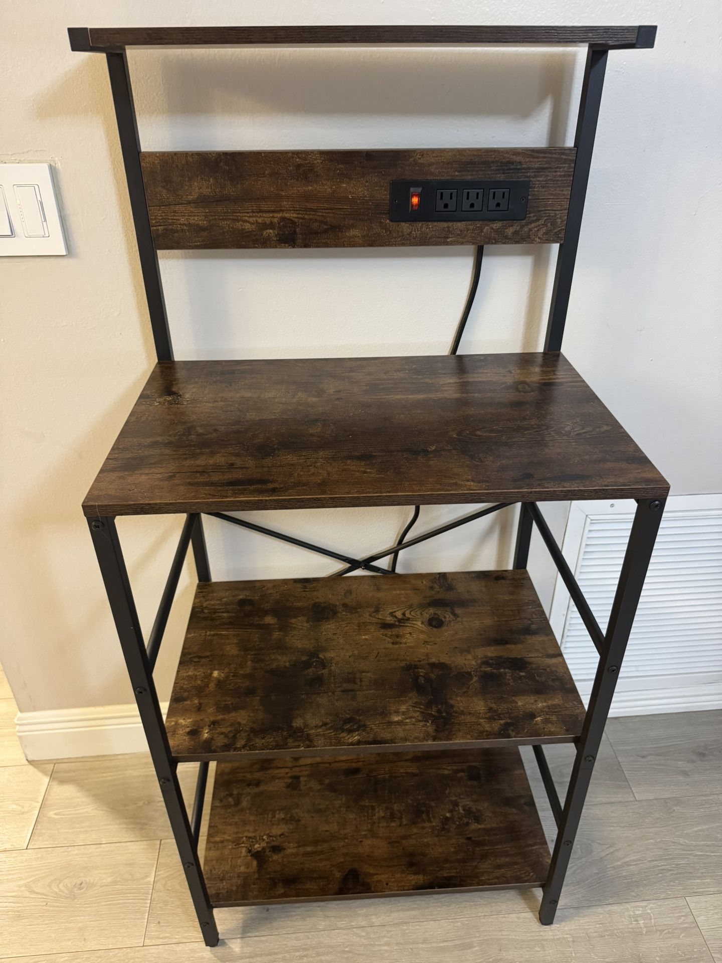 Baker’s Rack With Power Outlet
