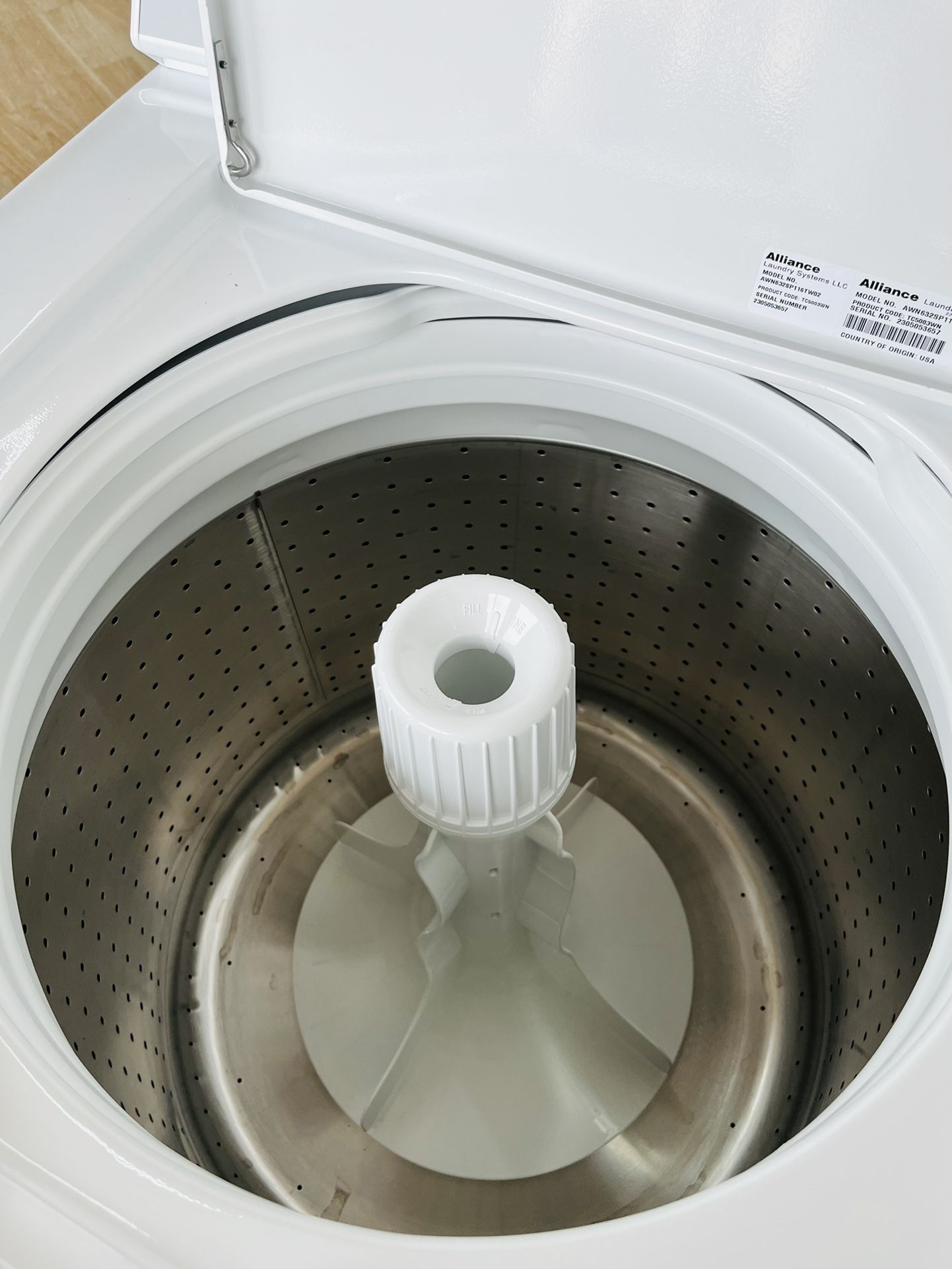 NEW Speed Queen TC5 Top loading Washer And Speed Queen DC5 Gas Dryer