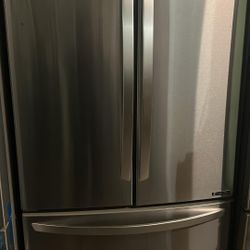 LG 4 Door French Door Refrigerator 