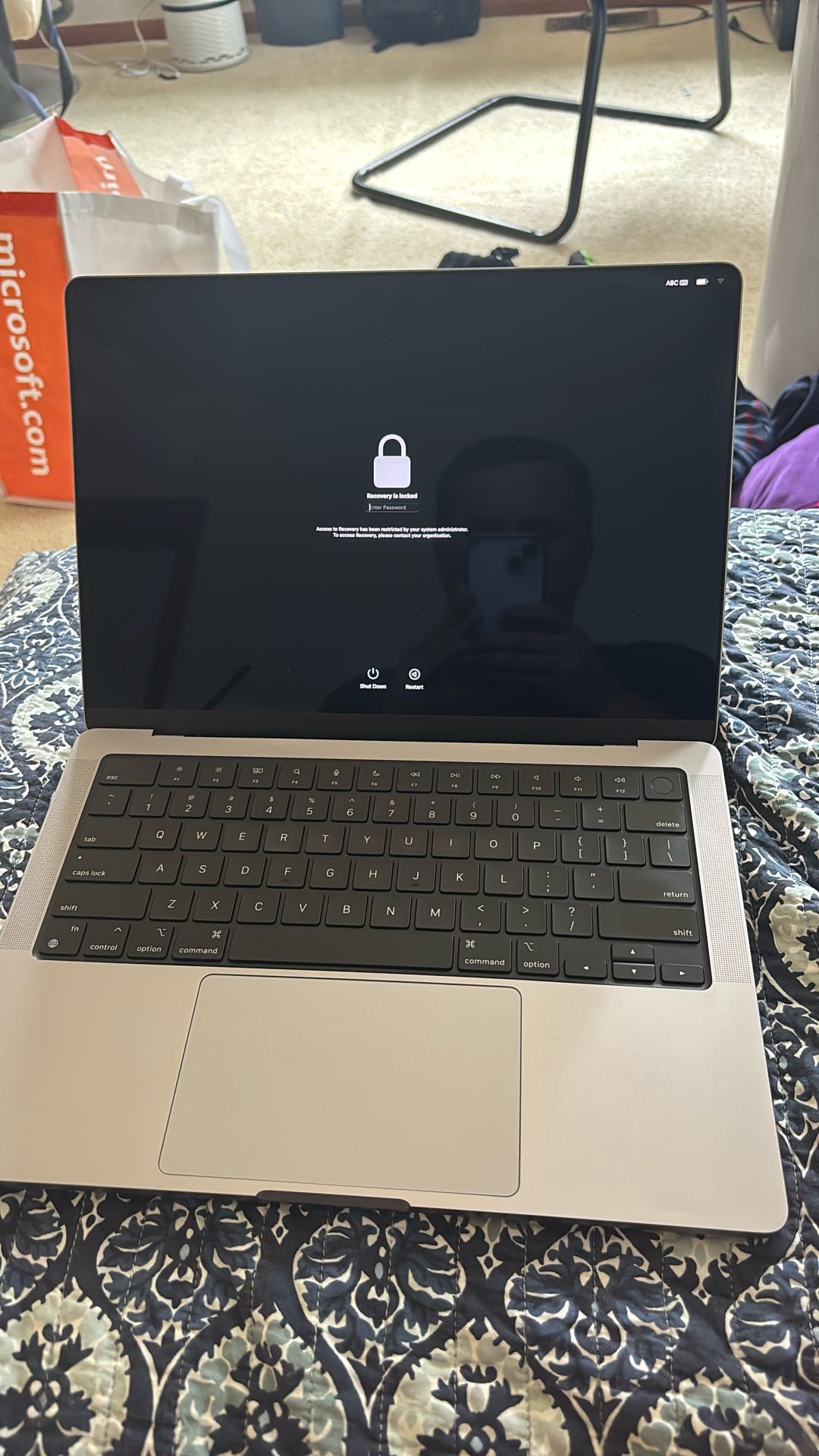 Apple Macbook Pro A2779 14" M2 Pro 16GB 512 SSD  For Parts 