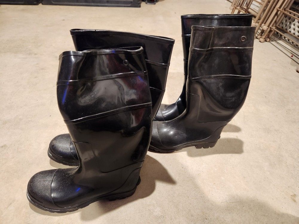 2 Pairs Of Rubber Boots (Used Only Once) Size 9 Men