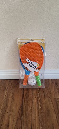DeLuxe Pickle Ball Set, Brand New.