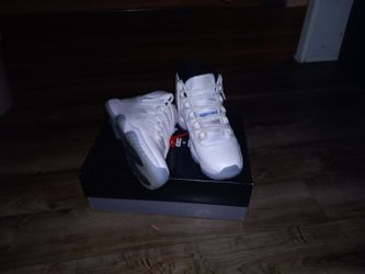 Jordan 11 "Legend Blue"