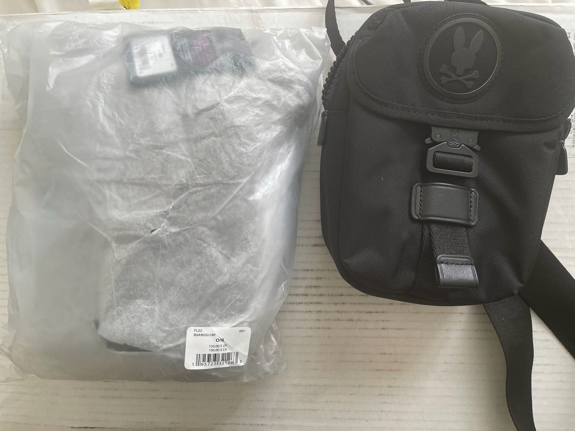 PSYCHO BUNNY CROSSBODY BAG BRAND NEW / NWT (LEFT)