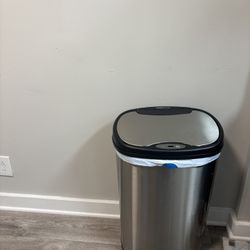 Motion Censored Trash can 