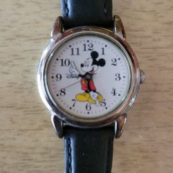 Vintage DISNEY Mickey Mouse Ladies Watch 