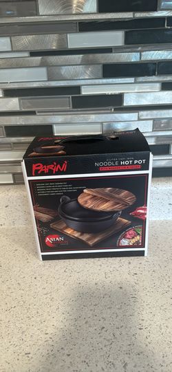 Parini 2 Liter Cast Iron Noodle Hot Pot with Wooden Lid and Trivet NEW in Box