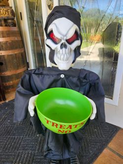 Halloween reaper door greeter Decoration