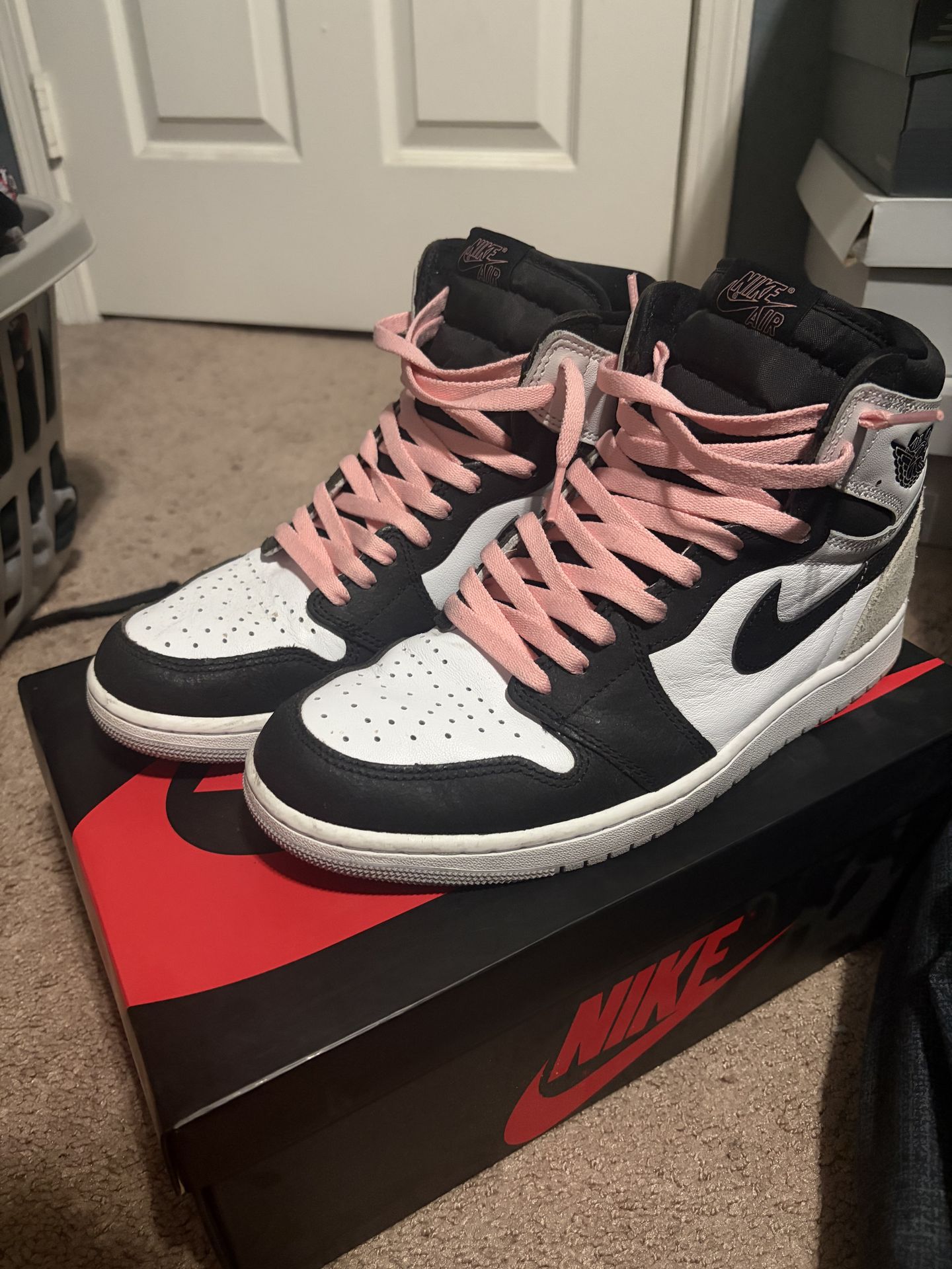 Jordan 1 Retro High OG bleached coral
