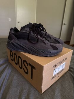 Yeezy 700 v2 Vanta