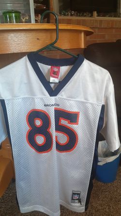 Boys NFL Denver Broncos Jersey #85 Lelie Size XL 18-20