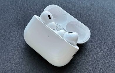 Apple AirPods Pro 2 with MagSafe Charging Case