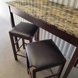 2 Bar Stool Dinnett Set. 