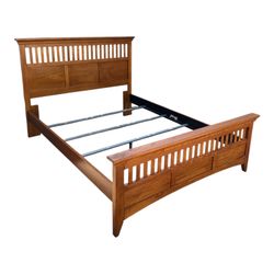 Traditional adjustable Full or Queen bed frame