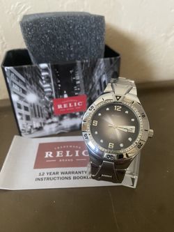 Relic ZR11607 Men's 40mm Silver S/Steel Gray Dial Date Watch NEW