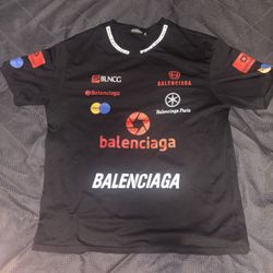 Balenciaga Men's T-Shirt Size Medium
