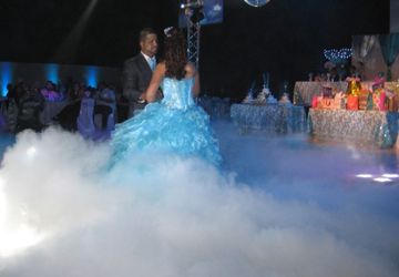 Dance on the clouds, Baile sobre nubes
