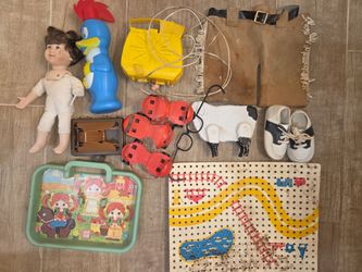 HUGE LOT OF 1960S VINTAGE TOYS