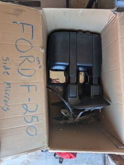 Ford F-250 Side Mirrors Pair