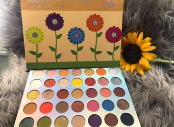 Eye shadow palette