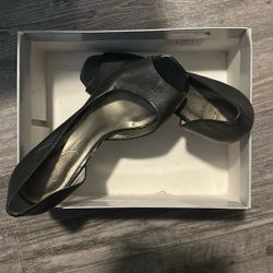 8.5 Black Heel