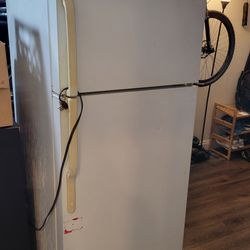 GE Refrigerator