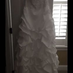 NWT wedding Dress/veil/tiara 