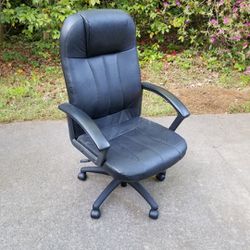 Rolling Office Arm Chair