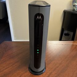 Motorola DOCSIS 3.1 Cable Modem and Wi-Fi Router Combo