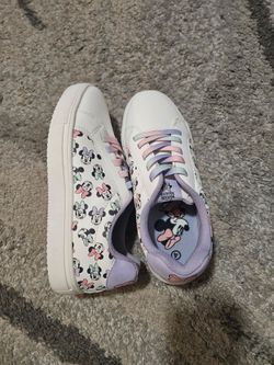 Minnie Mouse shoes