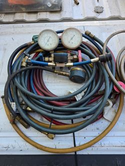 HVAC manifold gauge and tubing