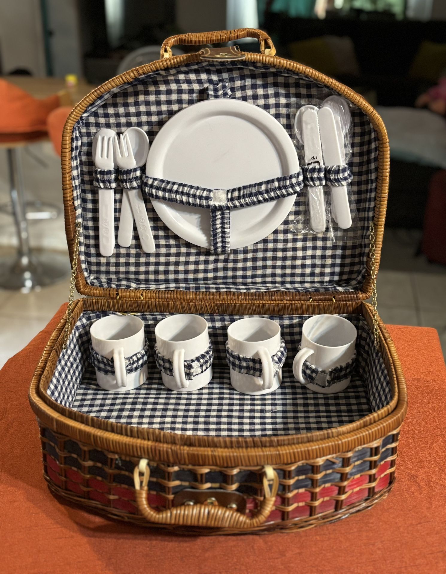 Vintage Wicker Picnic Basket