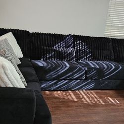 Black Soft Sectional W/Chaise