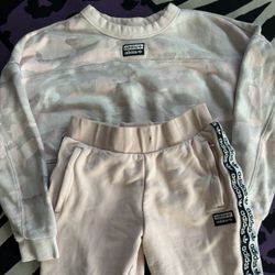 🌸 Adidas Crop Top Sweater & Sweat Pants 🌸