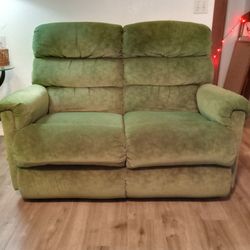 Reclining Loveseat. Xxddd