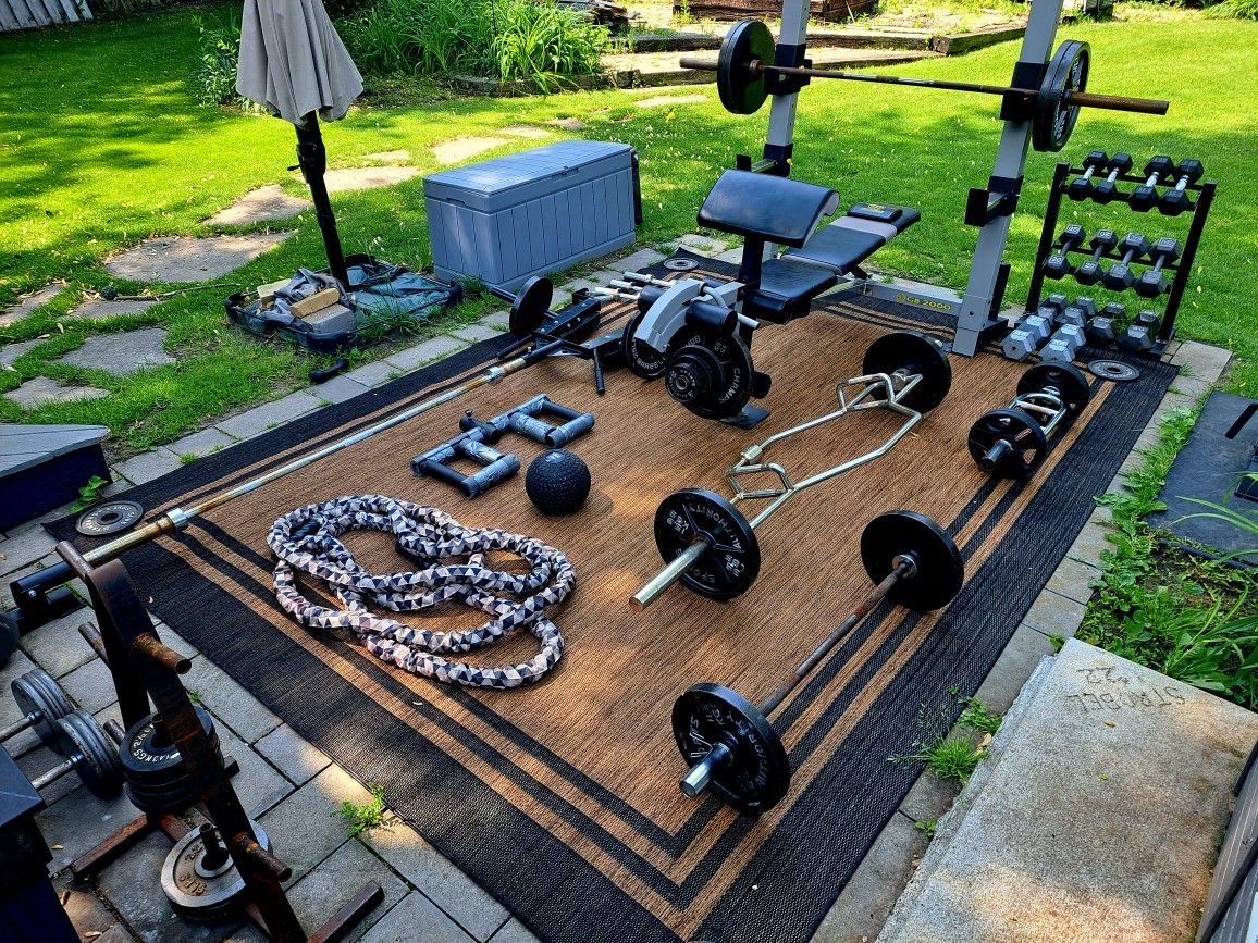 Weights And Equipment. Over 1000lbs Of Weights