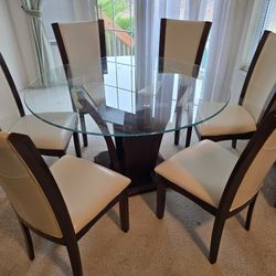 AMAZING GLASS TABLE WITH (6) CHAIRS 