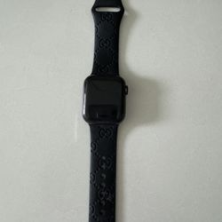 Series 5 Apple Watch With Charger
