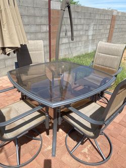 Outdoor Patio Dining Table with 4 Chairs