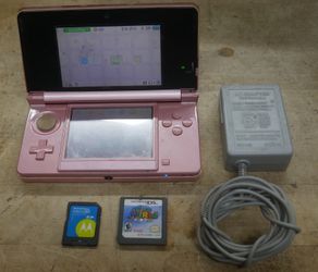Nintendo 3DS Handheld Video Game Console Pink CTR-001 (USA) W Charger, Stylus , Super Mario DS game , micro sd 4 gb . f(contact info removed)6.