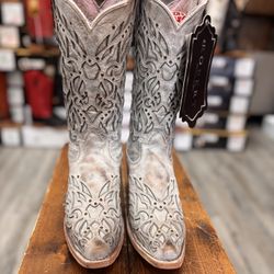 women boots 