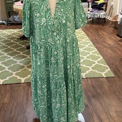 Crown & Ivy Green Floral Short Sleeve Dress V-Neck Ruffle Maxi W/Pockets Sz Lrg